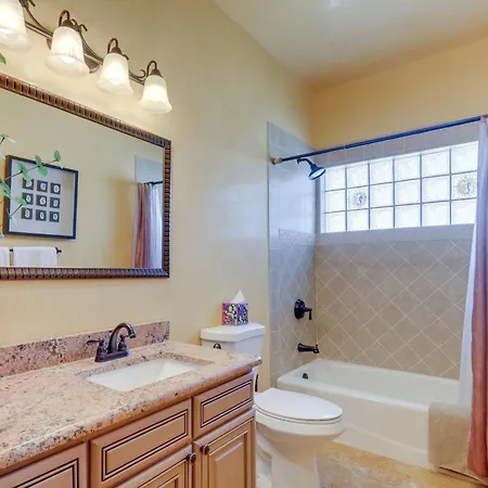 Holiday home Gated About 5 Mi To Dtwn Santa Fe!