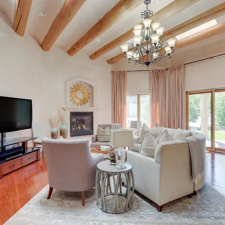 Gated About 5 Mi To Dtwn Santa Fe! Holiday home