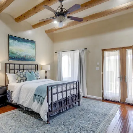 Holiday home Gated About 5 Mi To Dtwn Santa Fe!